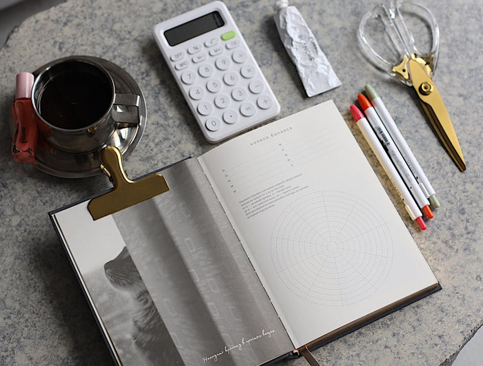 <h1><strong>SHOP SAMPLES & SECONDS</strong></h1>